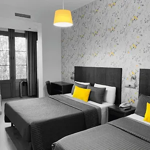 *** Guest house Ciudad Condal - Paseo De Gracia Spain
